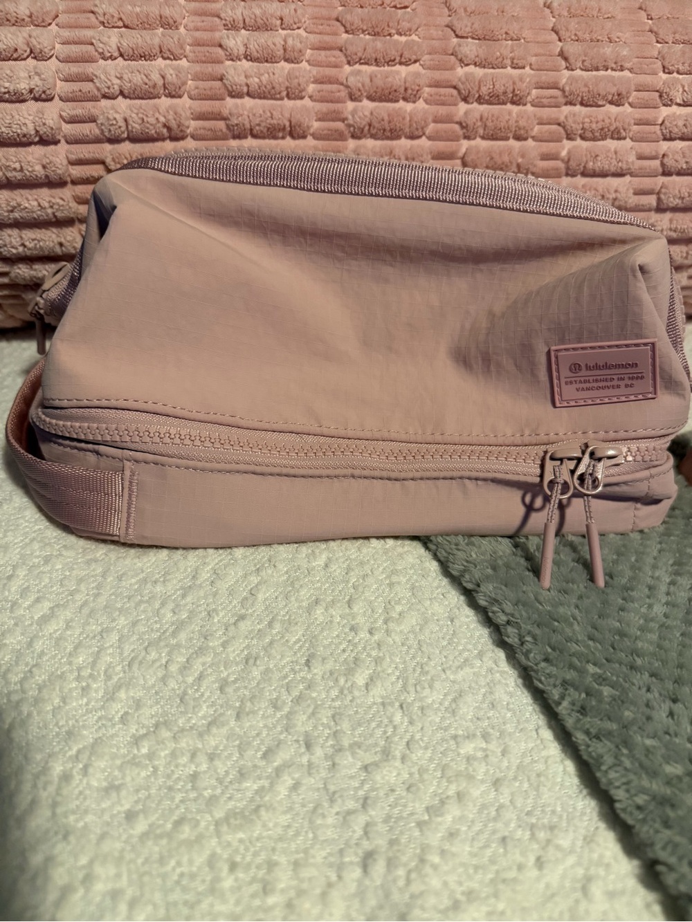 lululemon soft blush pink travel dopp kit